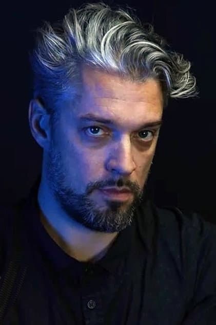 Benedikt Schiefer